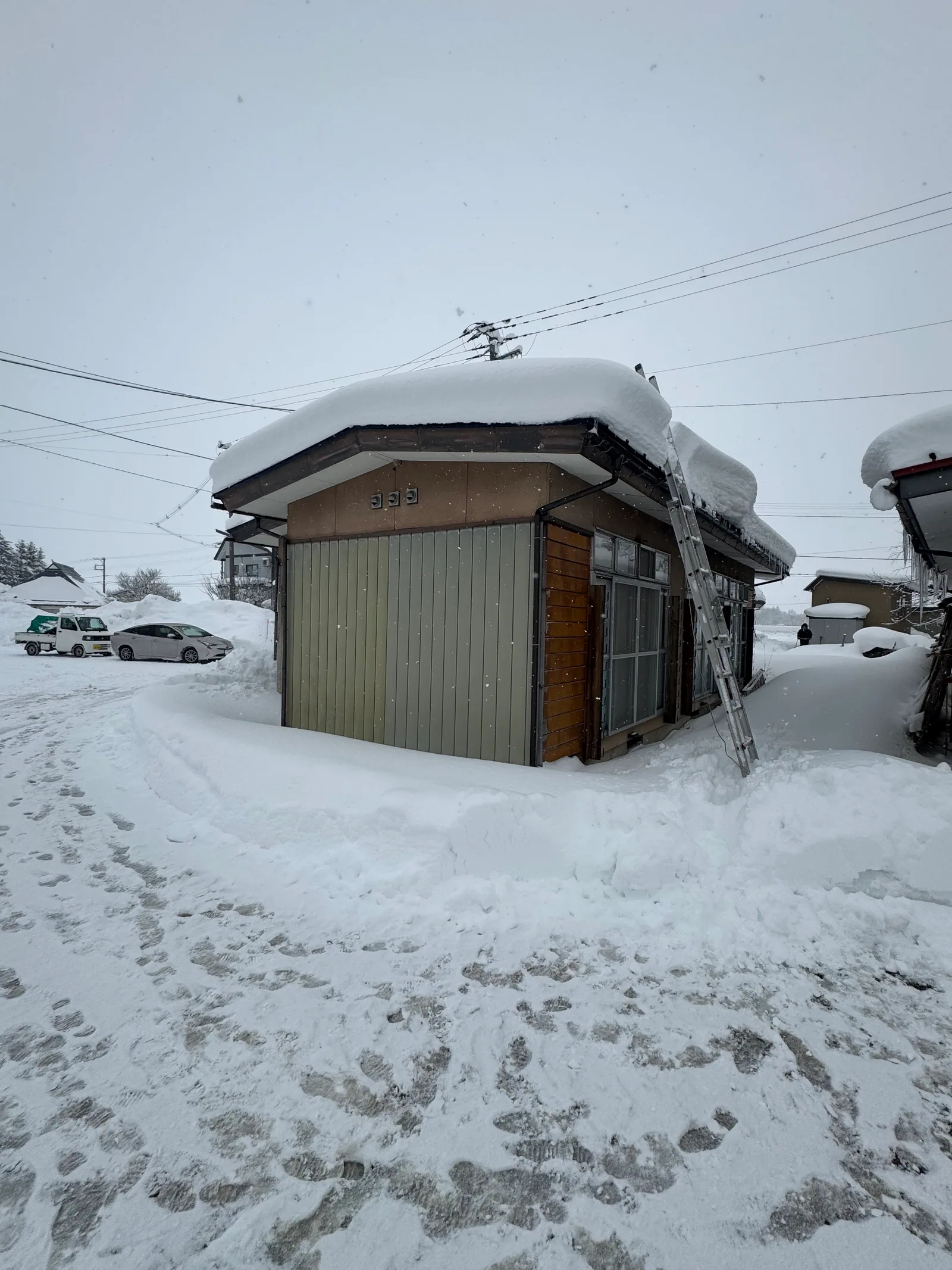 屋根の雪下ろし (2) 施工前